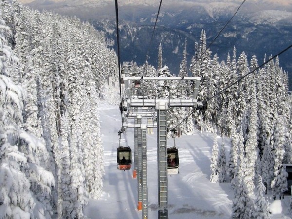 ▲滑雪缆车（图／摄影者：Ruth Hartnup, Flickr CC License）