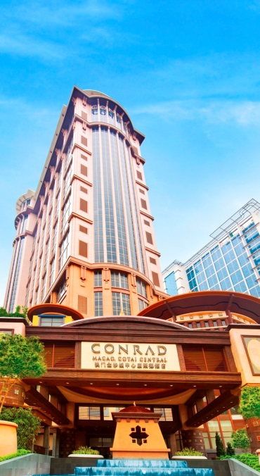 澳门康莱德酒店于TripAdvisor“2015旅行者之选”获评为“中国前25 间最佳酒店”及“中国前25 间最佳服务酒店”。