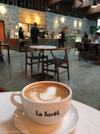 ▲加拿大那比市La Foret咖啡馆。（图／海马老爸提供）