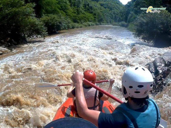 ▲摆河激流泛舟（图／取自《Thai Adventure Rafting》脸书专页）