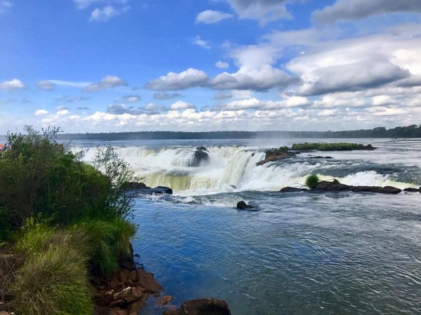 ▲阿根廷伊瓜苏瀑布（ Iguazu Falls）。（图／网友Yumi提供，请勿随意翻拍，以免侵权。）