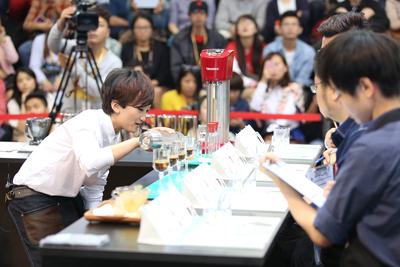 2015世界咖啡师大赛中国区冠军-胡颖